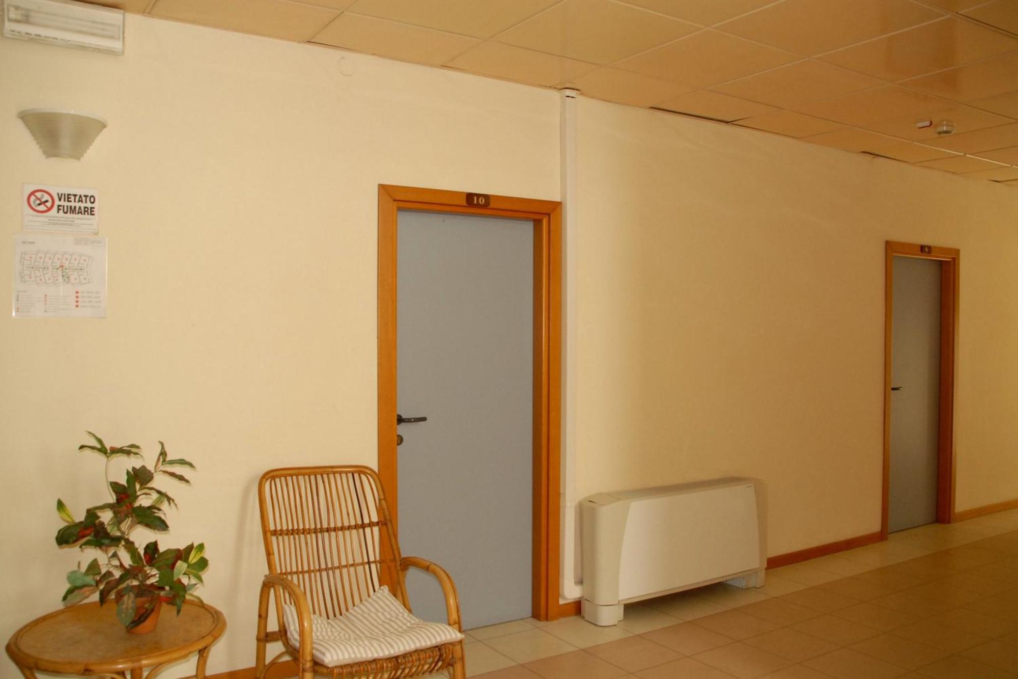 Hotel Arno Rimini Exteriör bild