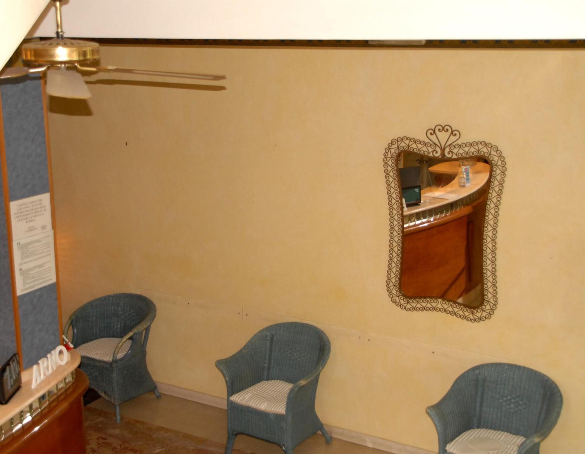 Hotel Arno Rimini Exteriör bild