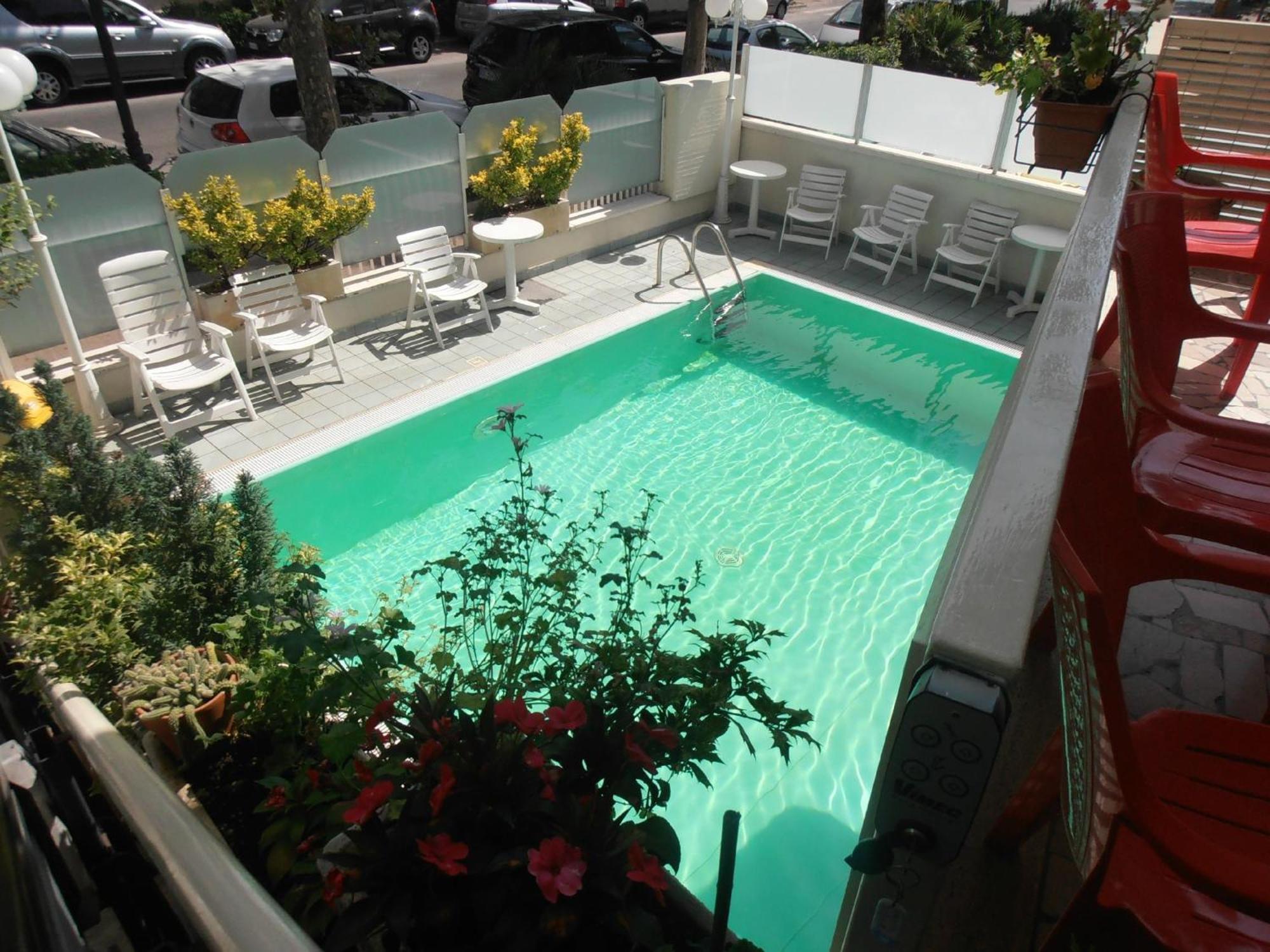 Hotel Arno Rimini Exteriör bild